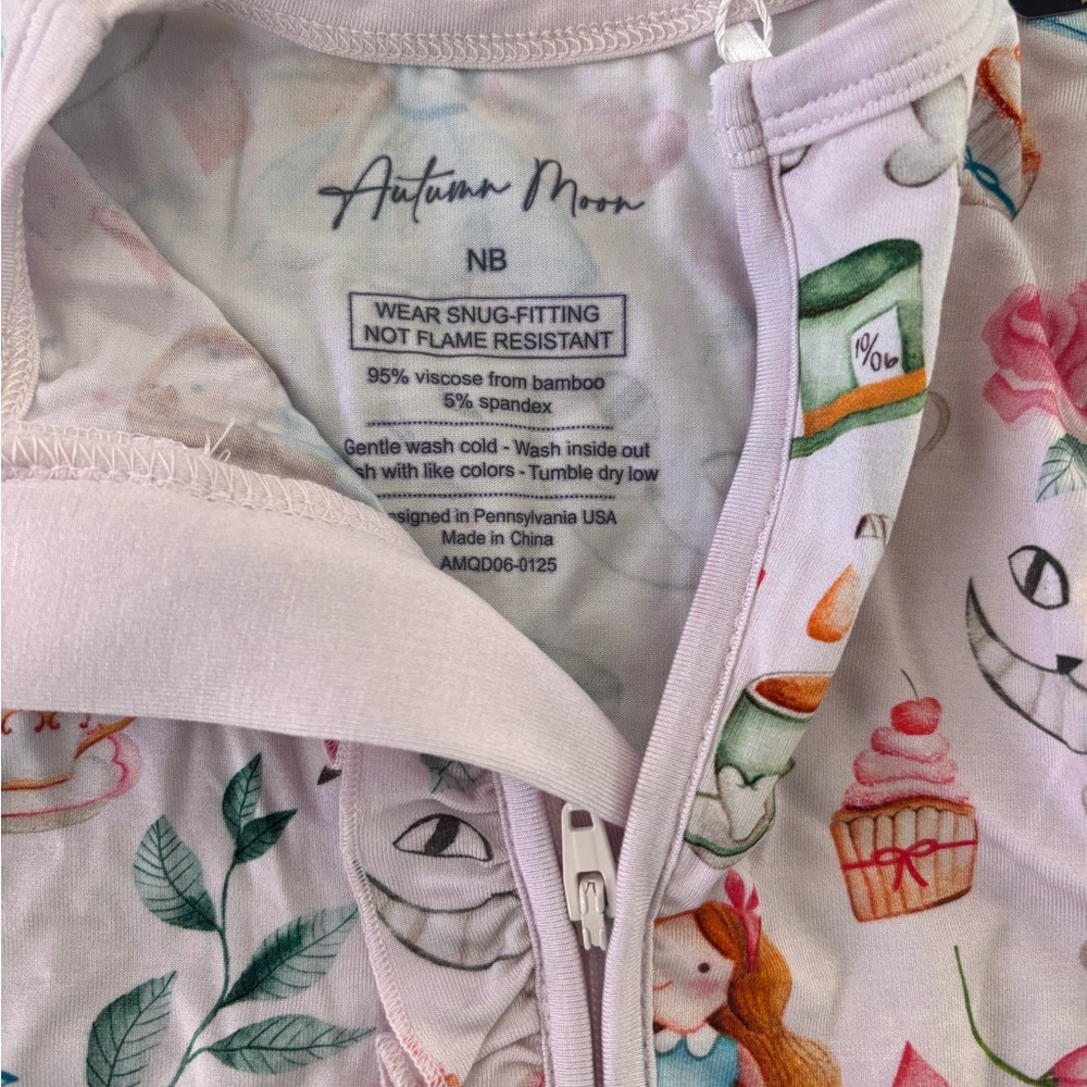 NWT Ruffle Convertible Sleeper - Picture 2 of 3